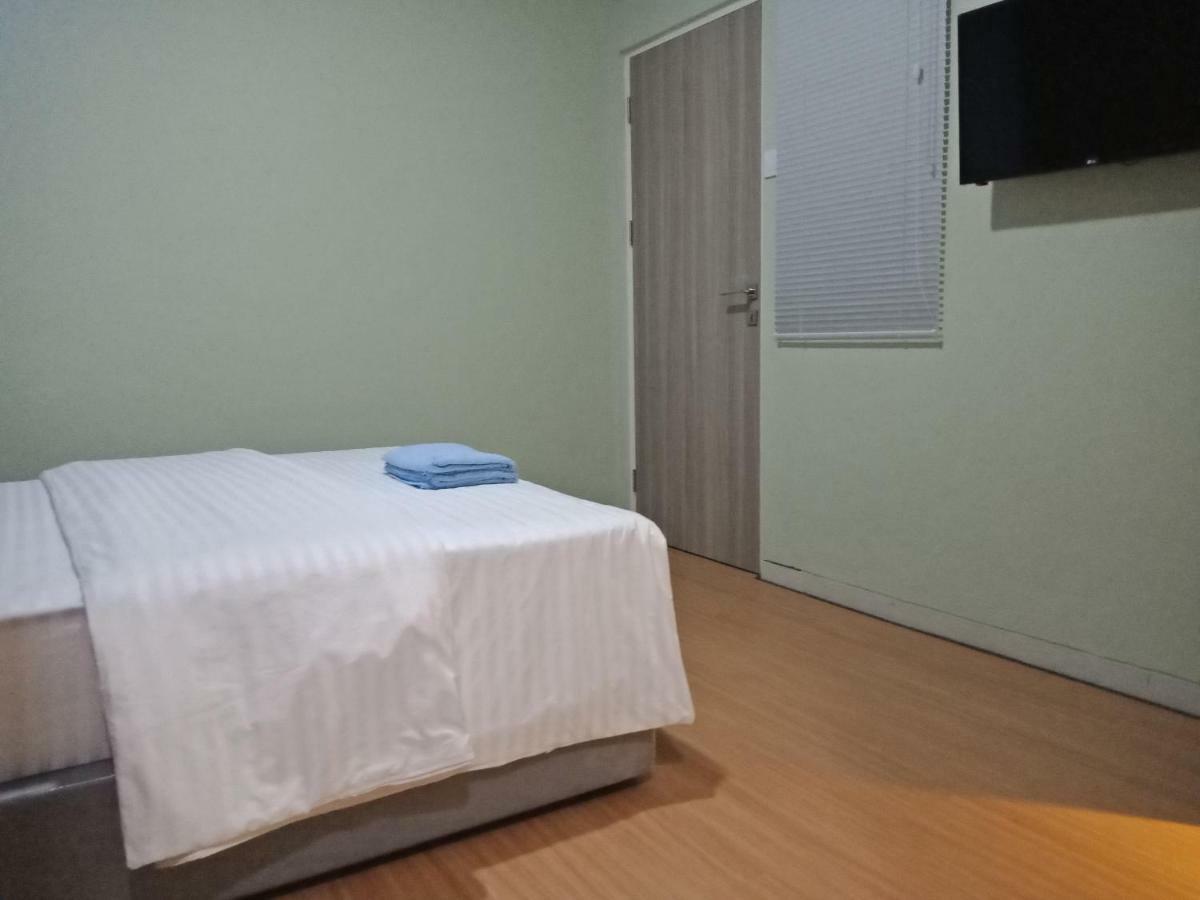 Hotel Sleeprest @ Golden Prima Batam Exterior foto