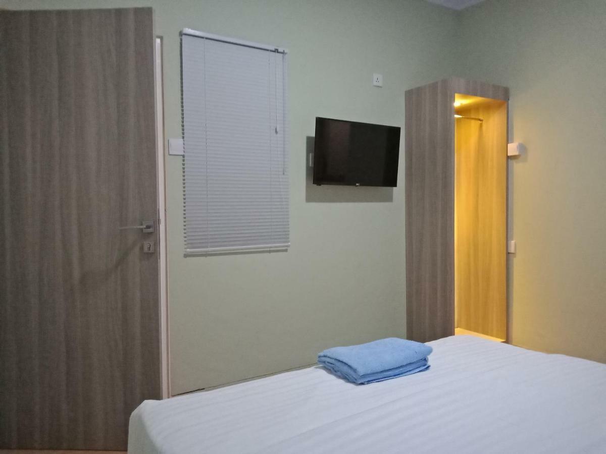 Hotel Sleeprest @ Golden Prima Batam Exterior foto